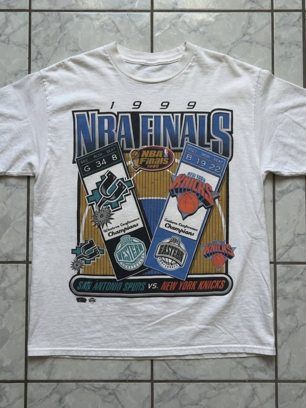Gildan White 1999 NBA Finals San Antonio Spurs vs New York Knicks Graphic Tee